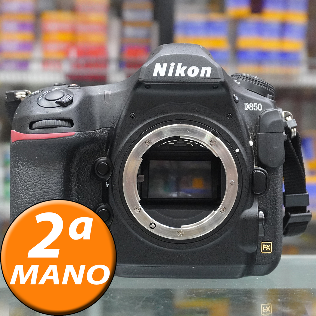 NIKON D850